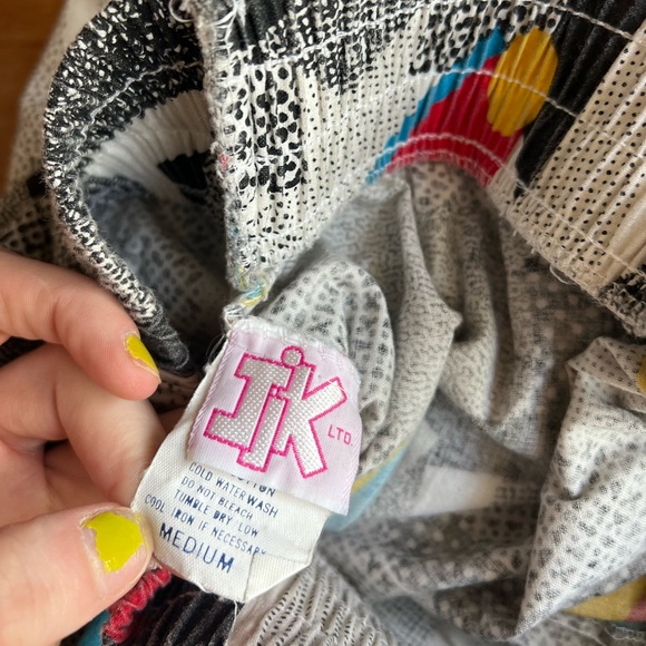 Vintage Kids 80s JK Ltd Abstract Print High Waisted Cotton Shorts - Picture 3 of 9